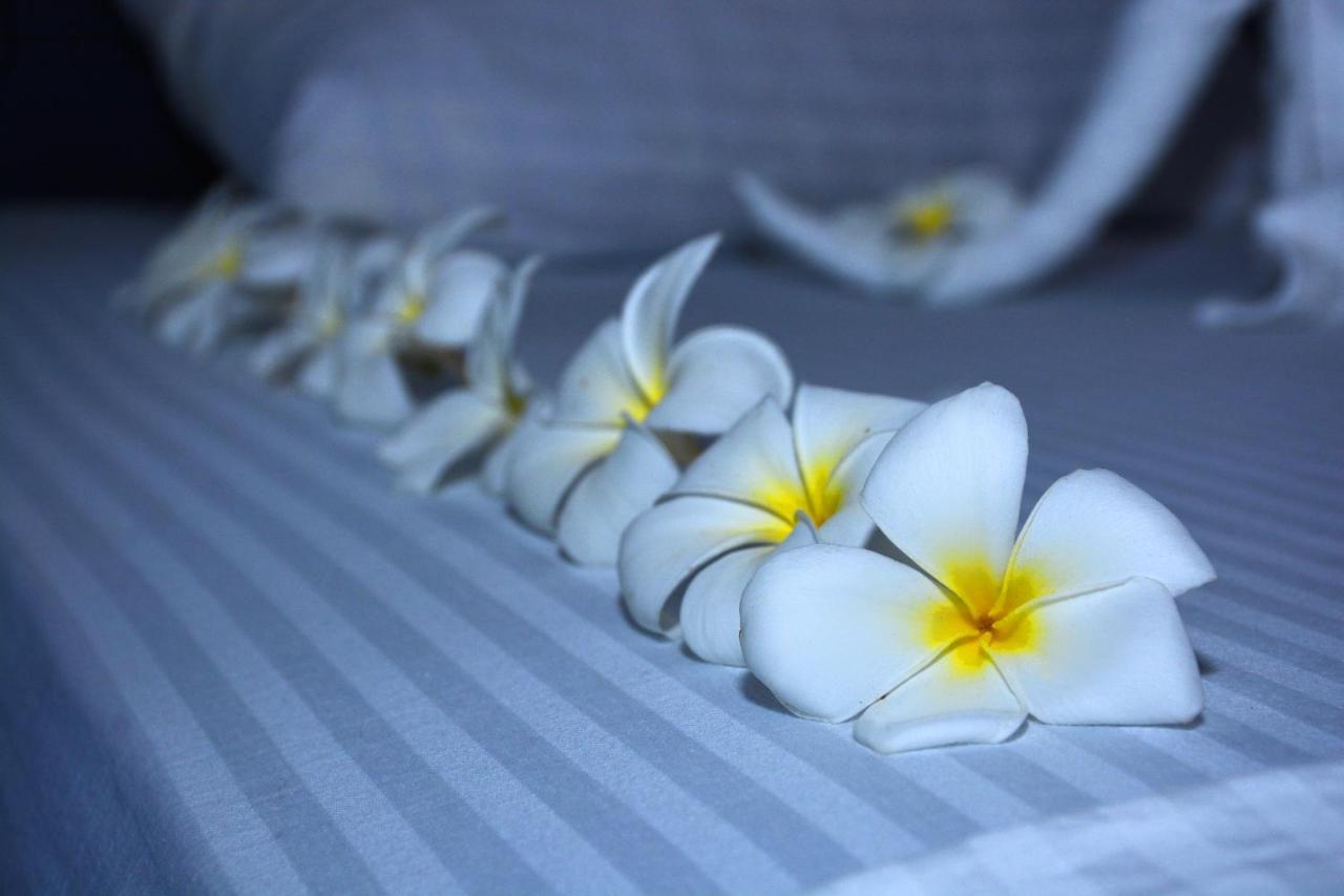 Little Sunshine Guest House & Restaurant Tangalle Exteriör bild